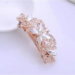 Rhinestone Butterfly Hair Clip In White/Clear